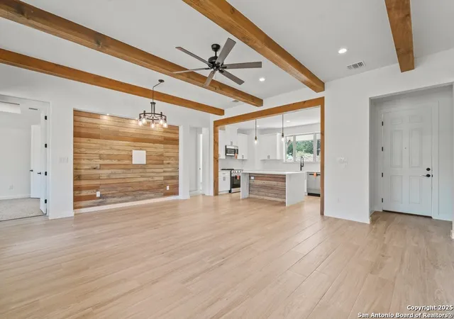 Photo 3 of Sale Pending at 821 Scenic Hills, Canyon Lake, TX 78133 | MLS# 1893401 | Listing updated on 2025-11-05