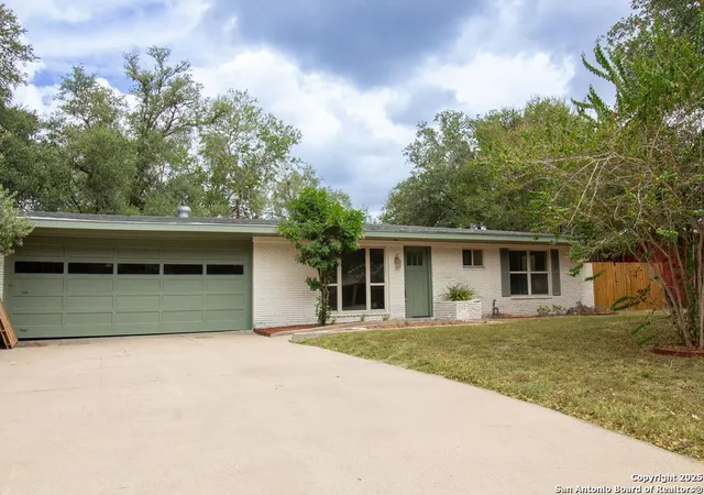 1st image of 905 E Inez, Beeville, TX 78102 | MLS# 1893423