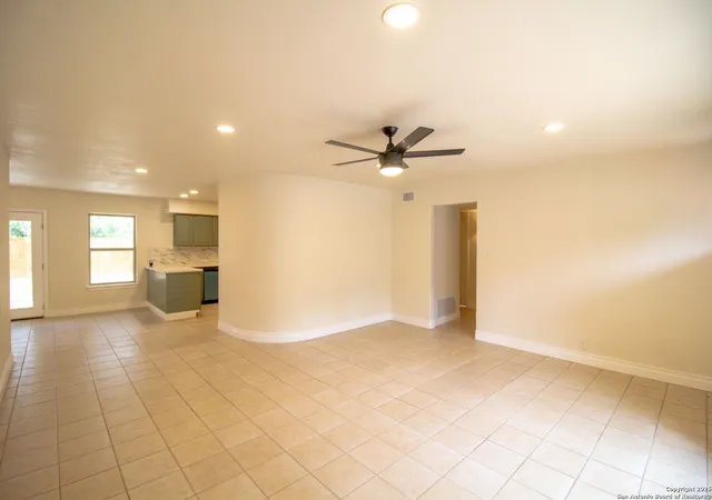4th image of 905 E Inez, Beeville, TX 78102 | MLS# 1893423