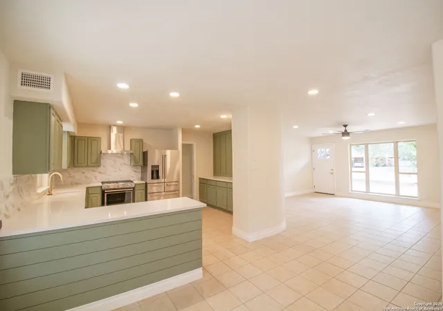 5th image of 905 E Inez, Beeville, TX 78102 | MLS# 1893423