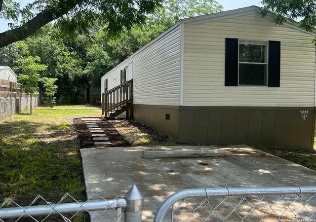 Photo 2 of Single family home for sale at 25226 Pat Pkwy, San Antonio, TX 78257 | MLS# 1893452 | Listing updated on 2026-06-24