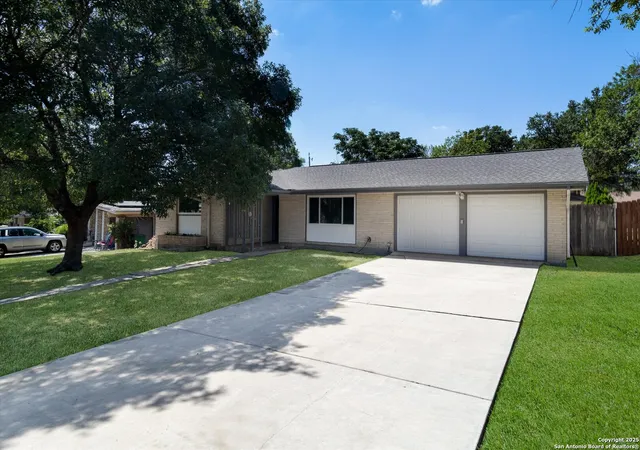 Photo 2 of Single family home for sale at 210 Summertime Dr, San Antonio, TX 78216 | MLS# 1893489 | Listing updated on 2025-10-15