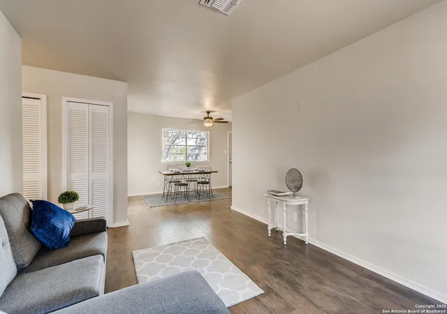 Photo 3 of Single family home for sale at 918 Cerro Alto, San Antonio, TX 78213 | MLS# 1893494 | Listing updated on 2025-10-01