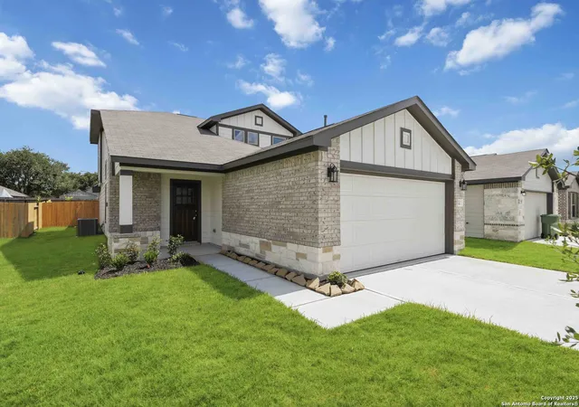 Photo 2 of Sale Pending at 5902 Willow Point Blvd, San Antonio, TX 78219 | MLS# 1893635 | Listing updated on 2026-01-16