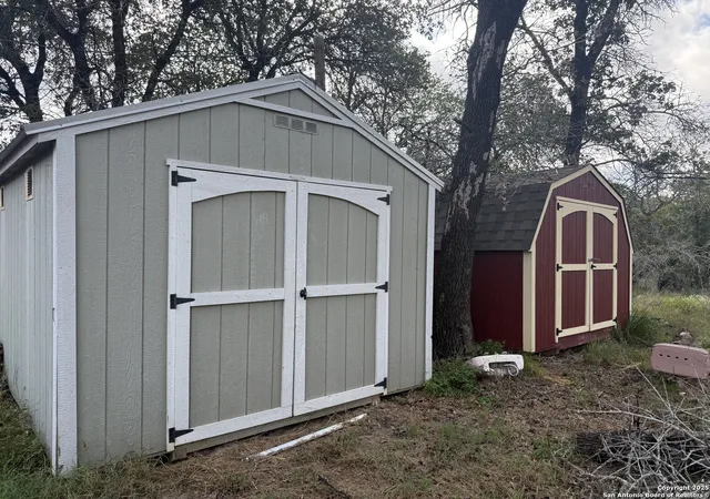 4th image of 105 Clear Spring, Floresville, TX 78114 | MLS# 1893642