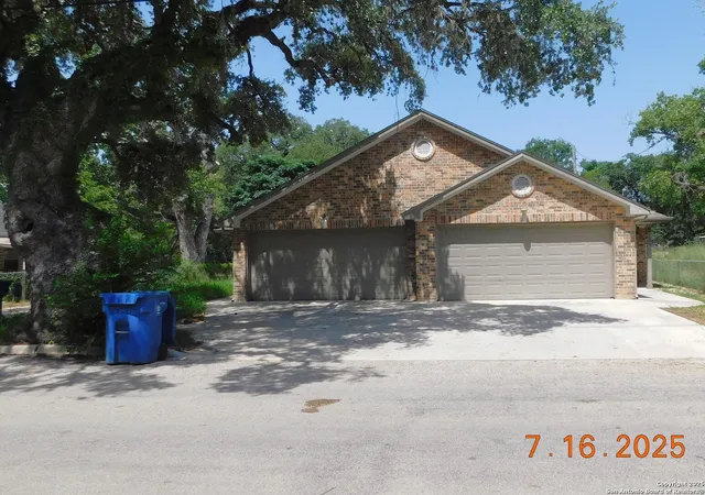 Photo 1 of Multi family home for sale at 1409 W Martin, Pleasanton, TX 78064 | MLS# 1893715 | Listing updated on 2026-09-14