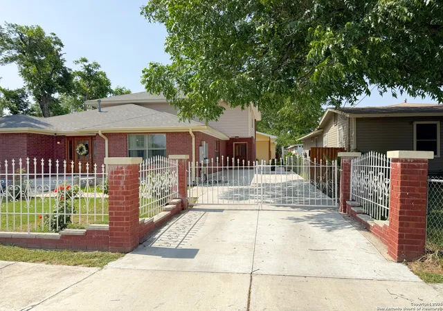 Photo 3 of Single family home for sale at 710 W Baetz Blvd, San Antonio, TX 78221 | MLS# 1893763 | Listing updated on 2026-07-24
