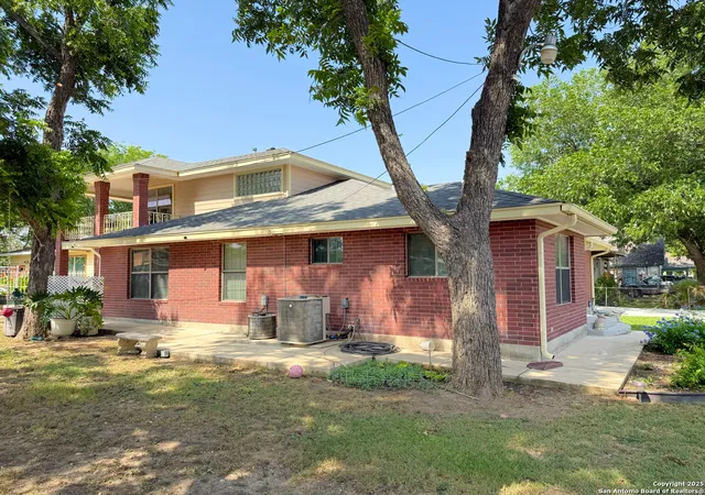 Photo 3 of Single family home for sale at 710 W Baetz Blvd, San Antonio, TX 78221 | MLS# 1893763 | Listing updated on 2026-07-24