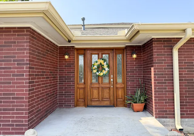 Photo 4 of Single family home for sale at 710 W Baetz Blvd, San Antonio, TX 78221 | MLS# 1893763 | Listing updated on 2026-07-24