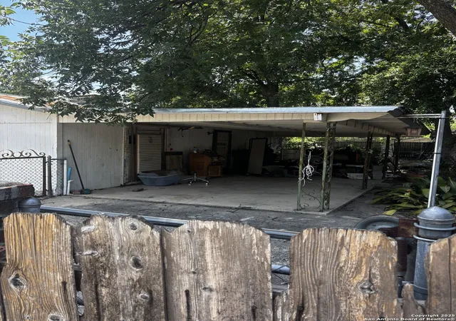 Photo 3 of Single family home for sale at 202 Benita, San Antonio, TX 78210 | MLS# 1893803 | Listing updated on 2025-08-30
