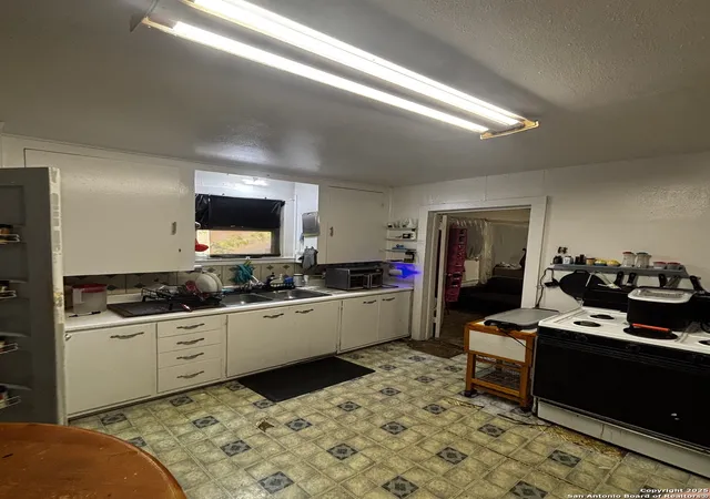 Photo 4 of Single family home for sale at 202 Benita, San Antonio, TX 78210 | MLS# 1893803 | Listing updated on 2025-08-30