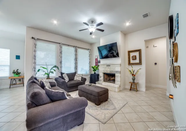 Photo 3 of Single family home for sale at 383 Lilly, Castroville, TX 78009 | MLS# 1894009 | Listing updated on 2025-12-31