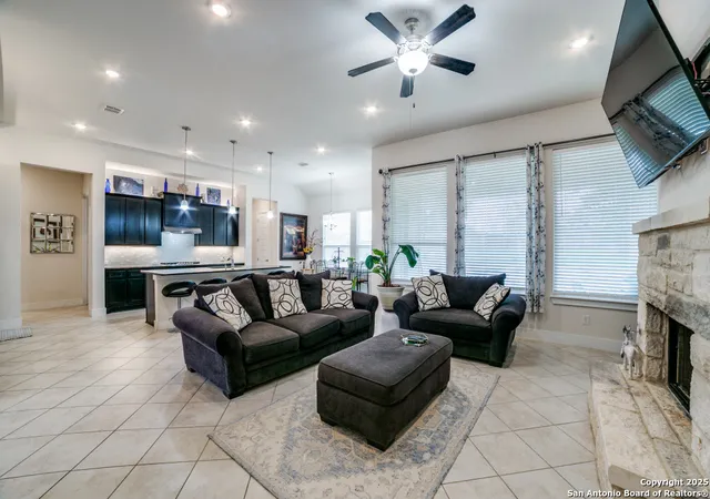 Photo 4 of Single family home for sale at 383 Lilly, Castroville, TX 78009 | MLS# 1894009 | Listing updated on 2025-12-31