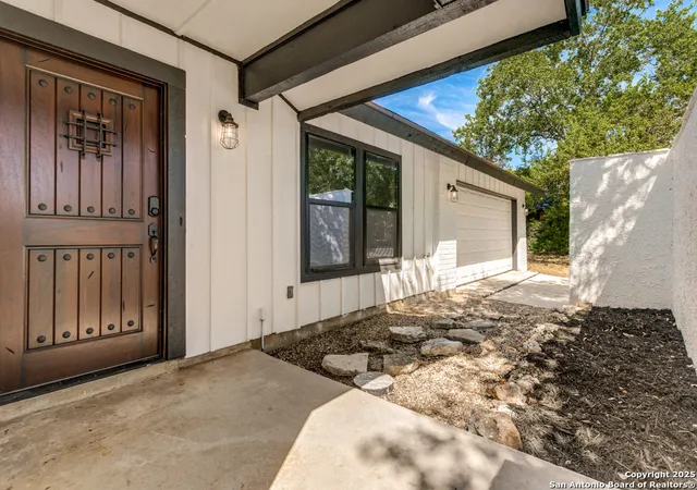 Photo 2 of Sale Pending at 5422 Cerro Vista, San Antonio, TX 78233 | MLS# 1894016 | Listing updated on 2025-10-25