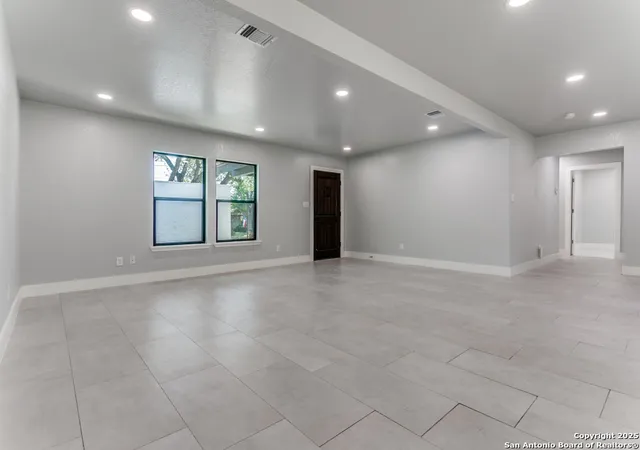 Photo 4 of Sale Pending at 5422 Cerro Vista, San Antonio, TX 78233 | MLS# 1894016 | Listing updated on 2025-10-25