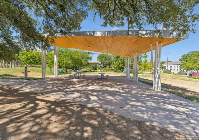 2nd image of 200 Ruelle Ln, San Antonio, TX 78209