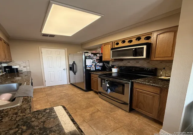 Photo 2 of Condo for sale at 4212 Medical Dr #1712, San Antonio, TX 78229 | MLS# 1894051 | Listing updated on 2025-08-30
