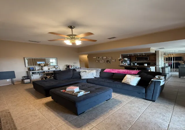 Photo 4 of Condo for sale at 4212 Medical Dr #1712, San Antonio, TX 78229 | MLS# 1894051 | Listing updated on 2025-08-30