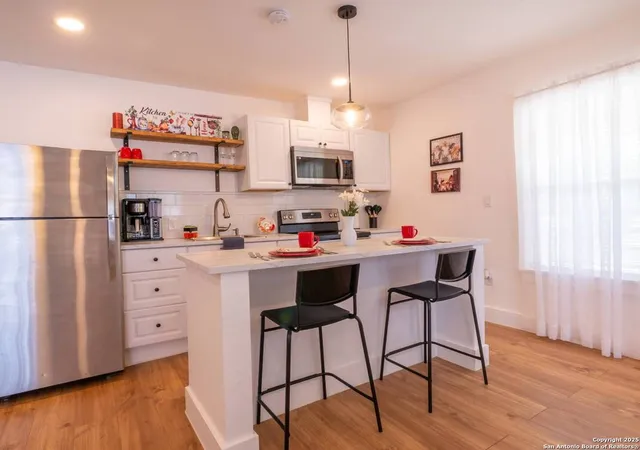 Photo 3 of Sale Pending at 608 Park, San Antonio, TX 78204 | MLS# 1894076 | Listing updated on 2025-10-24
