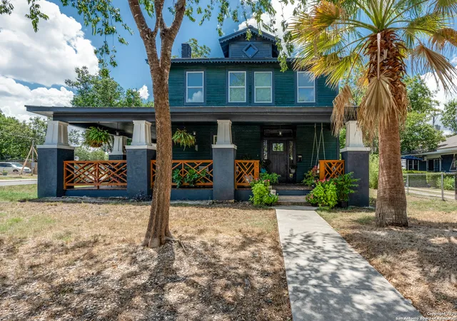 Photo 3 of Single family home for sale at 1104 W Mistletoe, San Antonio, TX 78201 | MLS# 1894093 | Listing updated on 2025-11-18