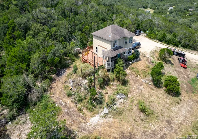 Photo 4 of Single family home for sale at 299 County Road 243, Hondo, TX 78861 | MLS# 1894135 | Listing updated on 2025-09-21