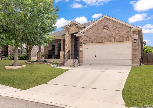 Photo 3 of Sale Pending at 5610 Thunder Oaks, San Antonio, TX 78261 | MLS# 1894138 | Listing updated on 2026-03-18