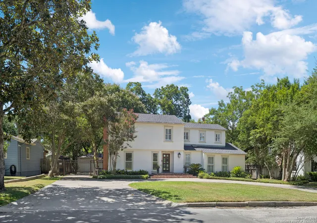 Photo 2 of Sale Pending at 420 Grandview, San Antonio, TX 78209 | MLS# 1894189 | Listing updated on 2026-03-25