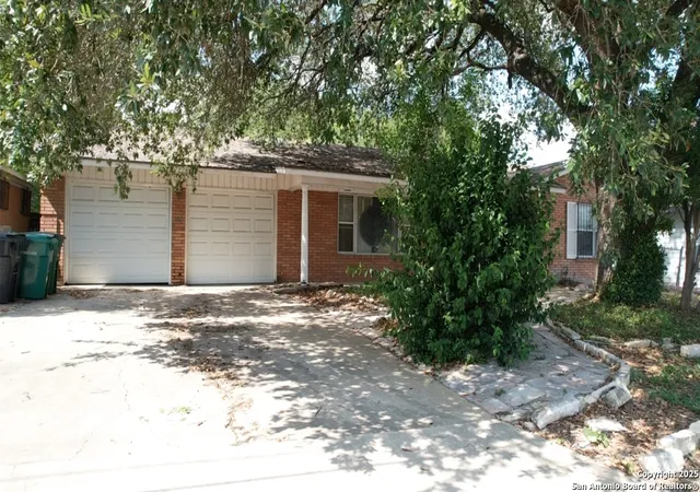 Photo 2 of Single family home for sale at 2735 Waleetka, San Antonio, TX 78210 | MLS# 1894323 | Listing updated on 2025-10-19