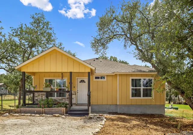 Photo 1 of Sale Pending at 978 Covered Wagon, Spring Branch, TX 78070 | MLS# 1894327 | Listing updated on 2025-10-22