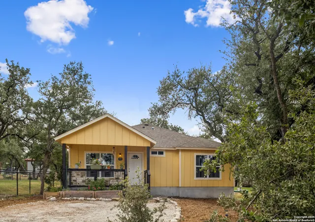Photo 3 of Sale Pending at 978 Covered Wagon, Spring Branch, TX 78070 | MLS# 1894327 | Listing updated on 2025-10-22