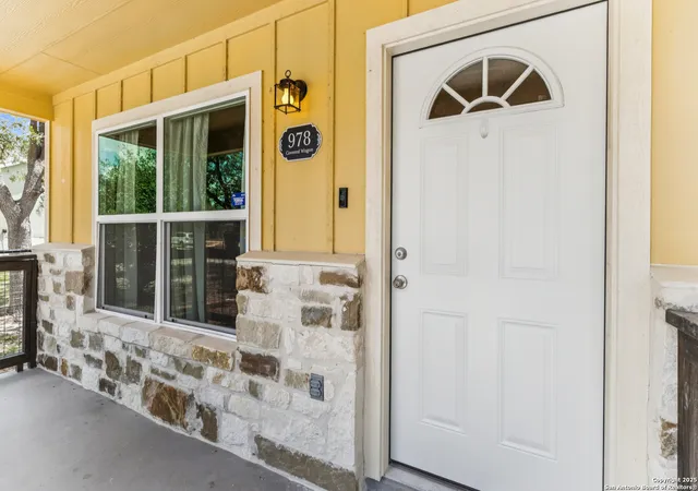 Photo 4 of Sale Pending at 978 Covered Wagon, Spring Branch, TX 78070 | MLS# 1894327 | Listing updated on 2025-10-22