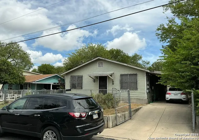 Photo 2 of Single family home for sale at 435 Blue Ridge, San Antonio, TX 78228 | MLS# 1894333 | Listing updated on 2025-09-30
