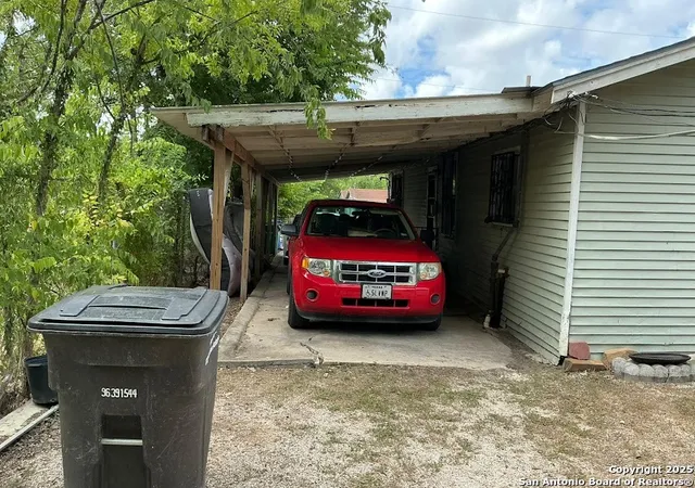 Photo 4 of Single family home for sale at 435 Blue Ridge, San Antonio, TX 78228 | MLS# 1894333 | Listing updated on 2025-09-30