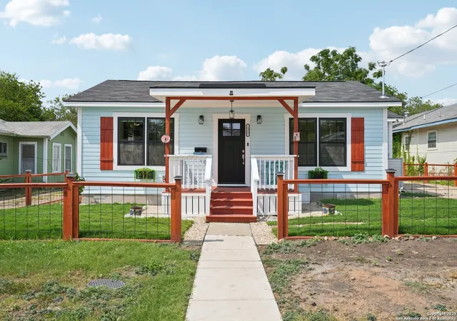 Photo 2 of Sale Pending at 1217 Delaware St, San Antonio, TX 78210 | MLS# 1894340 | Listing updated on 2025-10-16