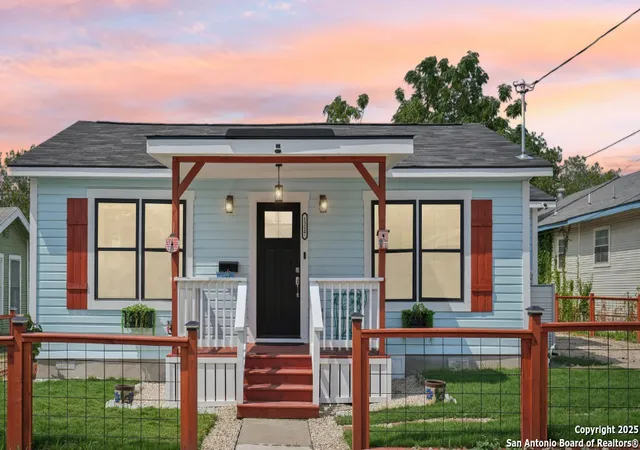 Photo 1 of Sale Pending at 1217 Delaware St, San Antonio, TX 78210 | MLS# 1894340 | Listing updated on 2025-10-16
