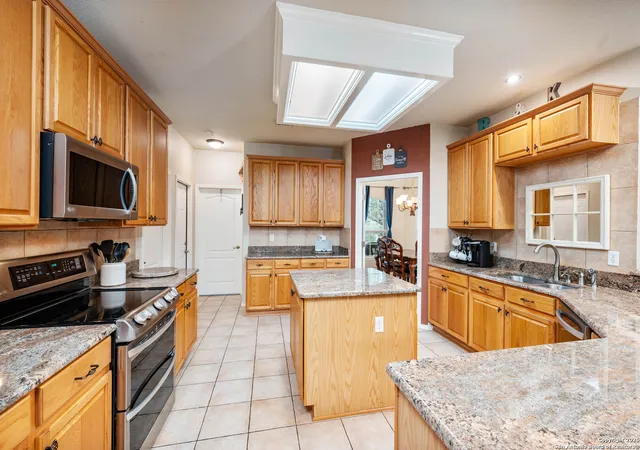 5th image of 161 N Stallion Estates Dr, Spring Branch, TX 78070 | MLS# 1894357