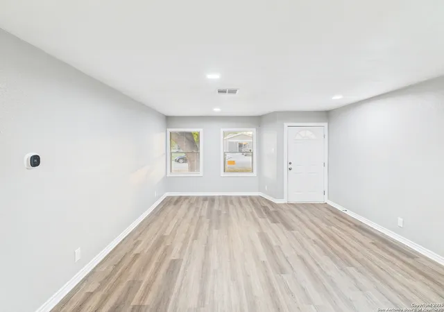 Photo 4 of Sale Pending at 9134 Ocean Gate, San Antonio, TX 78242 | MLS# 1894381 | Listing updated on 2025-12-10