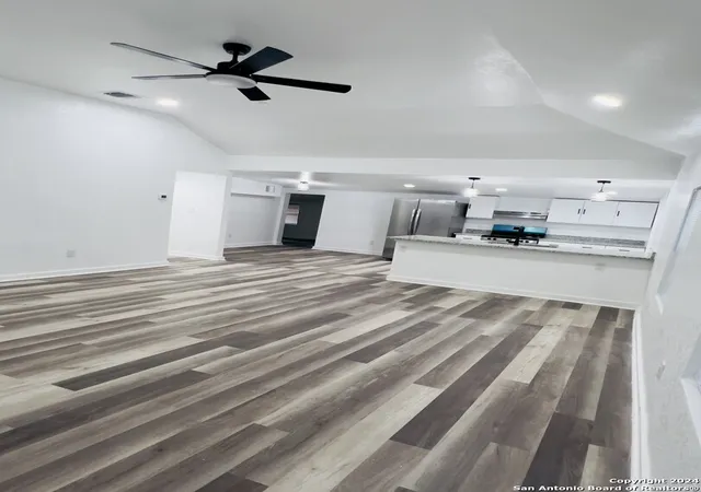 15th image of 2323 N Elmendorf St, San Antonio, TX 78201 | MLS# 1894385