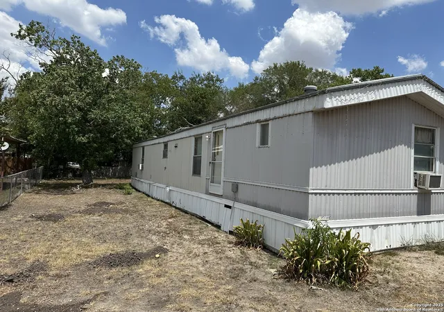 Photo 2 of Sale Pending at 5539 Elkhunter, San Antonio, TX 78222 | MLS# 1894428 | Listing updated on 2025-11-25