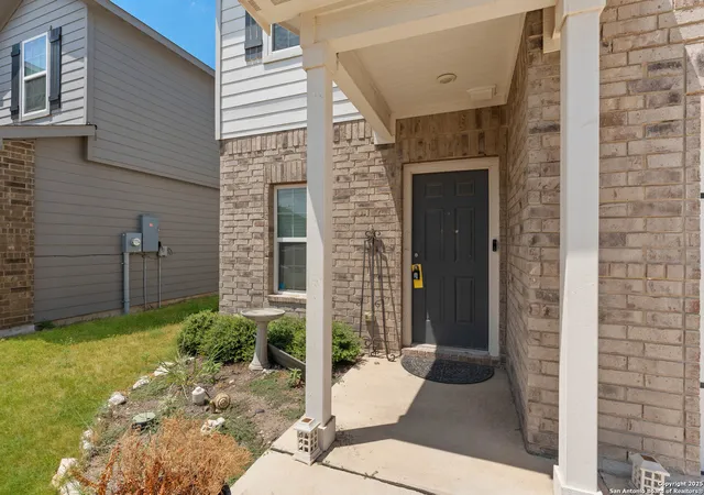 Photo 3 of Single family home for sale at 15231 Harbor Landing, Von Ormy, TX 78073 | MLS# 1894527 | Listing updated on 2025-11-18