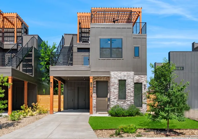 Photo 1 of Sale Pending at 107 Dowdy, San Antonio, TX 78204 | MLS# 1894572 | Listing updated on 2025-09-24