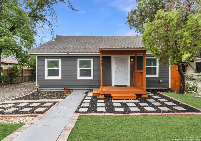 Photo 3 of Single family home for sale at 2336 E Houston, San Antonio, TX 78202 | MLS# 1894605 | Listing updated on 2025-10-20