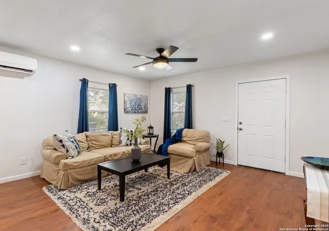 Photo 4 of Single family home for sale at 2336 E Houston, San Antonio, TX 78202 | MLS# 1894605 | Listing updated on 2025-10-20