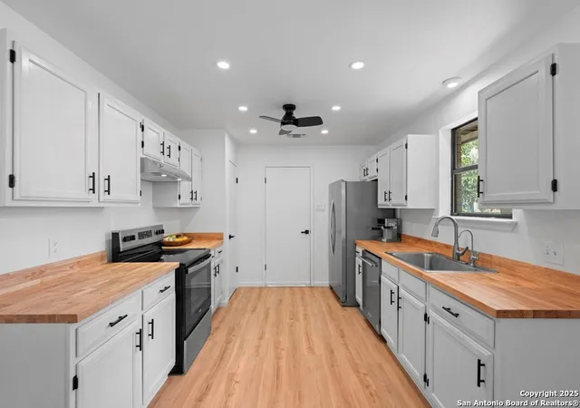 Photo 4 of Single family home for sale at 111 Homestead, Kerrville, TX 78028 | MLS# 1894607 | Listing updated on 2025-09-01