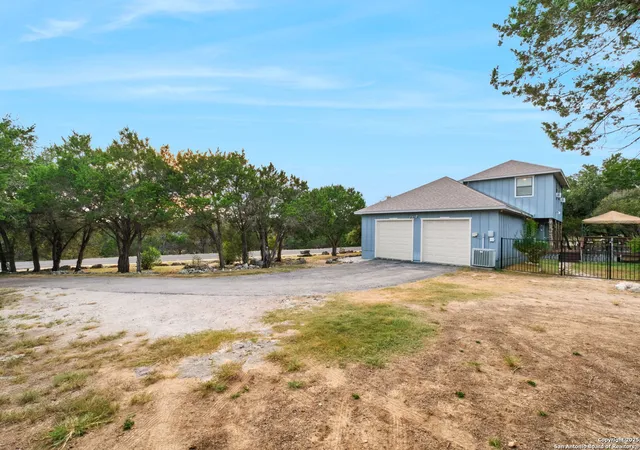 Photo 4 of Sale Pending at 1414 Bellewood Lane, Canyon Lake, TX 78133 | MLS# 1894623 | Listing updated on 2025-10-15