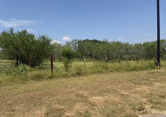 2nd image of 110 County Road 2660, Devine, TX 78016 | MLS# 1894626
