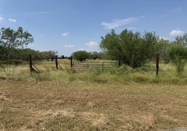 3rd image of 110 County Road 2660, Devine, TX 78016 | MLS# 1894626