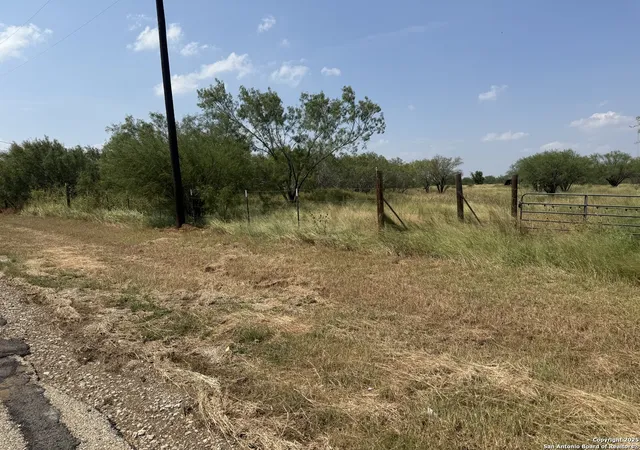 6th image of 110 County Road 2660, Devine, TX 78016 | MLS# 1894626