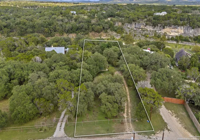 Homes for sale in Bandera, TX | 1265 Comanche Path, Bandera, TX 78003 | MLS# 1894627