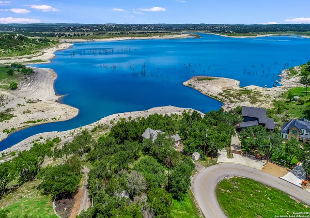 Photo 2 of Manufactured home for sale at 853 Glenn, Canyon Lake, TX 78133 | MLS# 1894629 | Listing updated on 2025-09-01